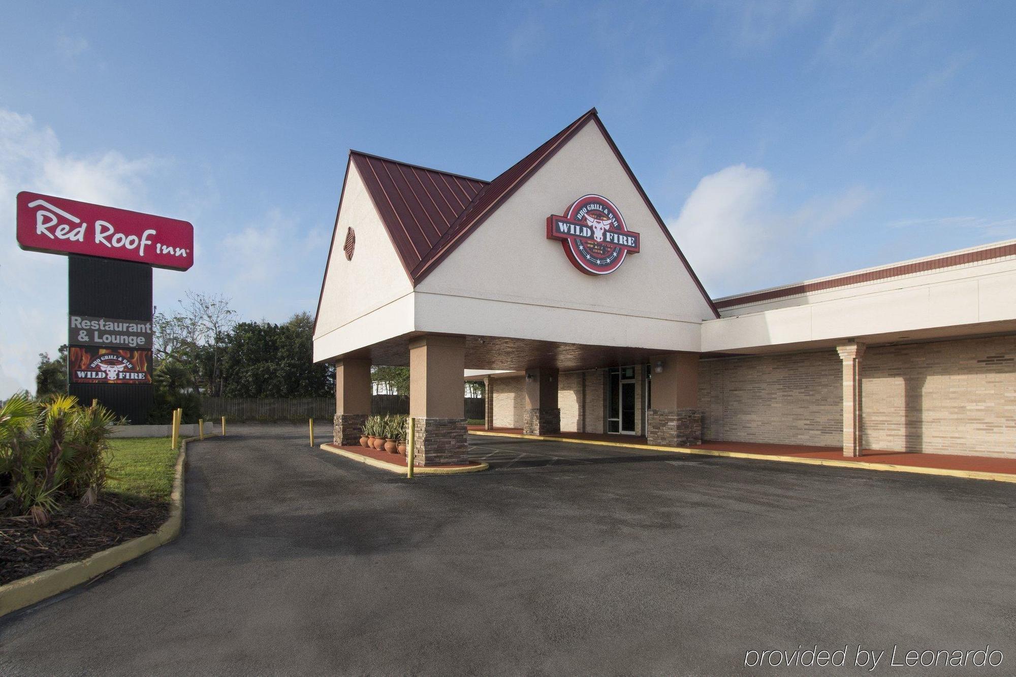 Oyo Hotel Dundee By Crystal Lake Exterior photo